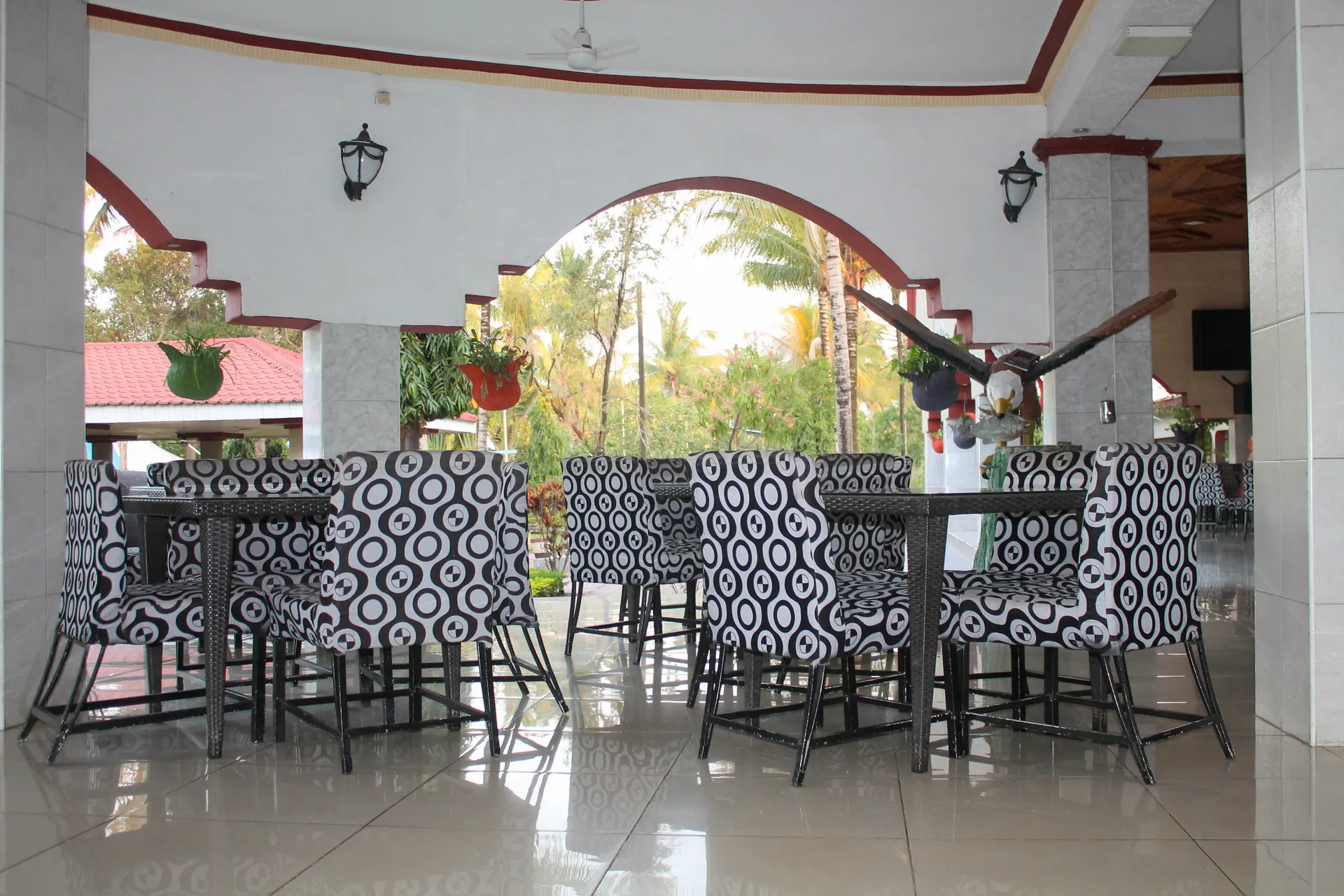 outside empty tables